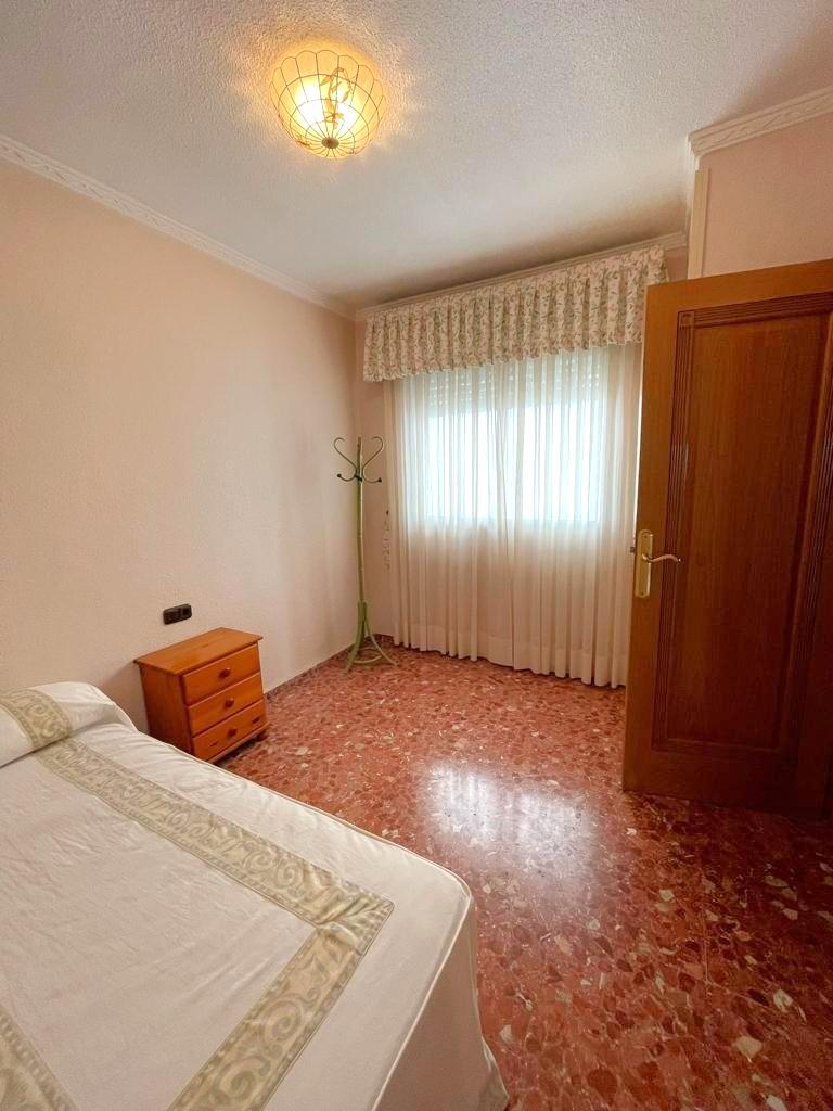 For sale - 4 Bedroom 2 Bathroom Apartment in Torrevieja - Estacion De Autobuses  - Alicante