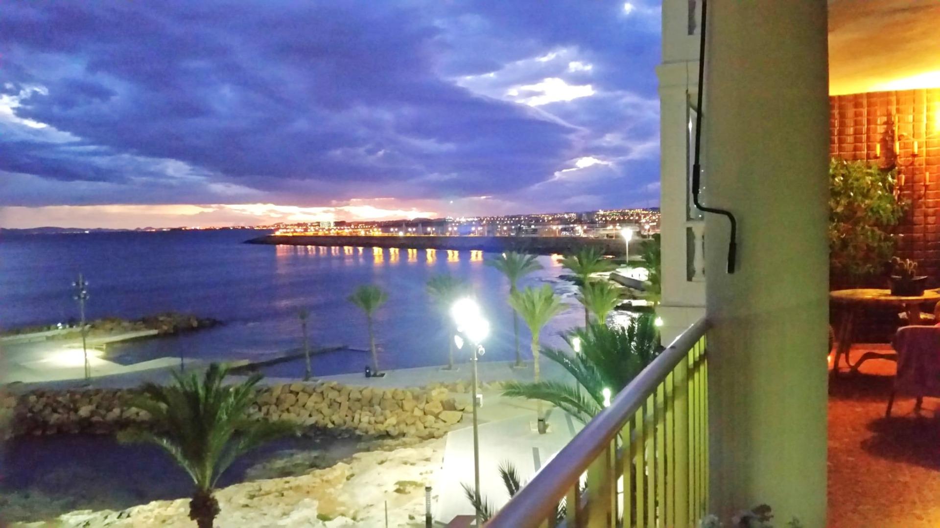 For sale - 4 Bedroom 2 Bathroom Apartment in Torrevieja - Estacion De Autobuses  - Alicante