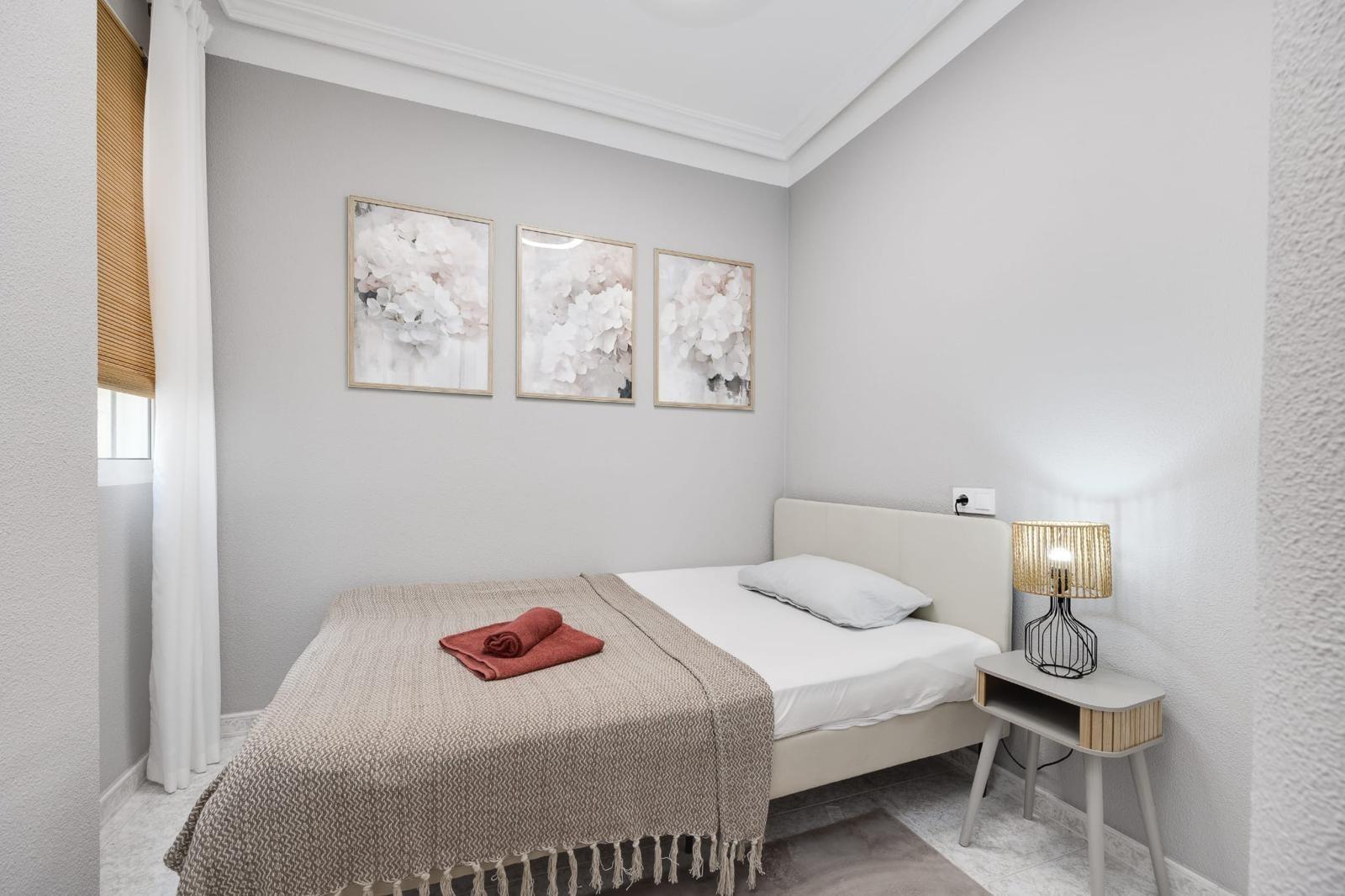 For sale - 2 Bedroom 1 Bathroom Apartment in Torrevieja - Estacion De Autobuses  - Alicante