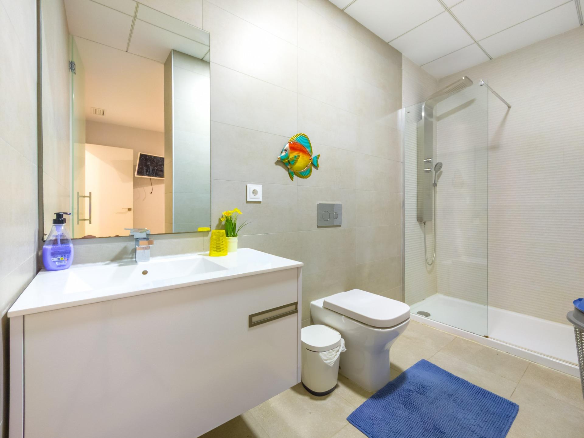 For sale - 2 Bedroom 2 Bathroom Apartment in Torrevieja - Estacion De Autobuses  - Alicante