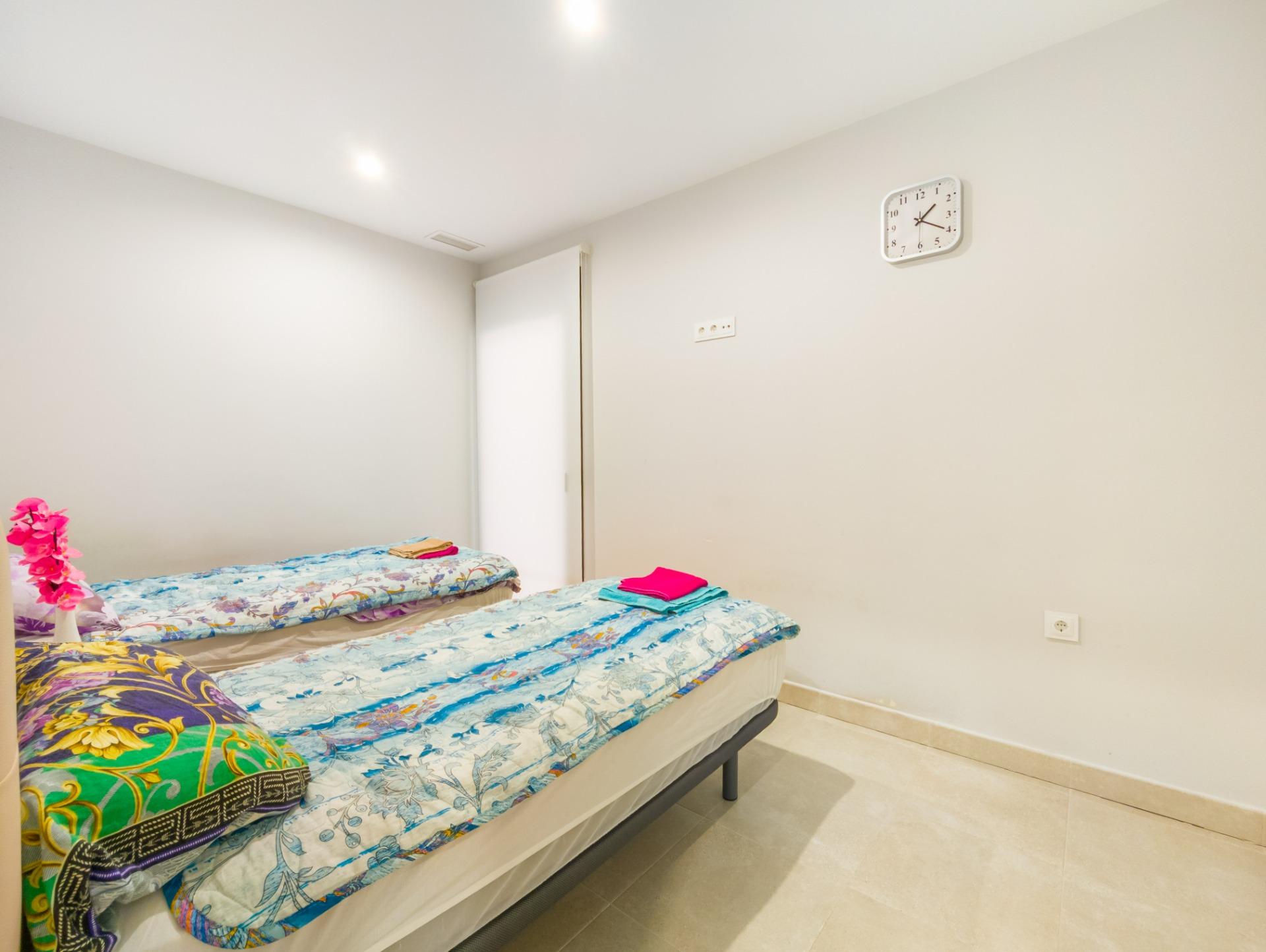 For sale - 2 Bedroom 2 Bathroom Apartment in Torrevieja - Estacion De Autobuses  - Alicante
