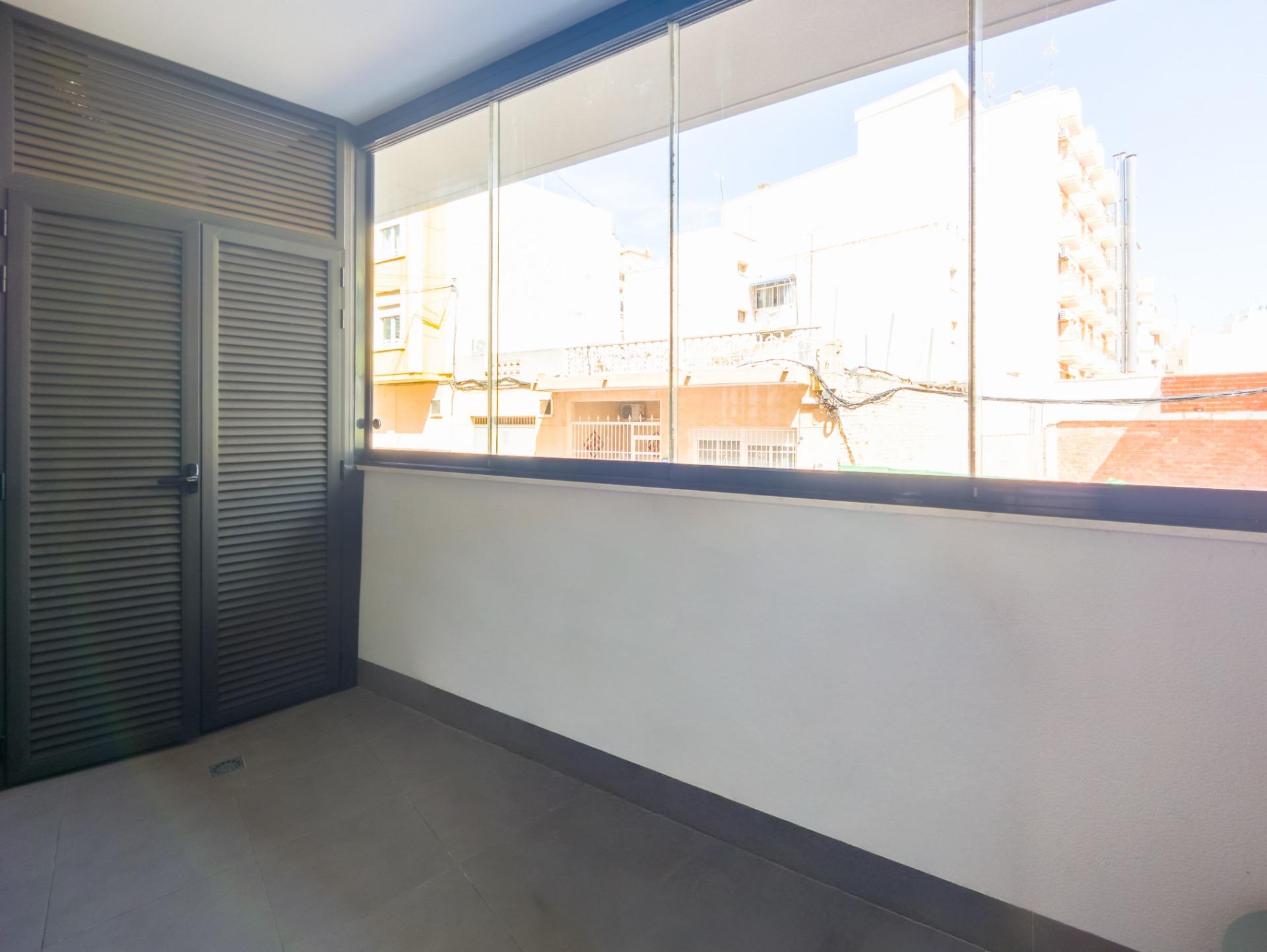 For sale - 2 Bedroom 2 Bathroom Apartment in Torrevieja - Estacion De Autobuses  - Alicante