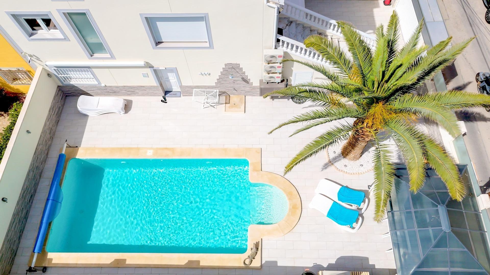 For sale - 4 Bedroom 3 Bathroom Town House in Torrevieja - Punta Prima  - Alicante