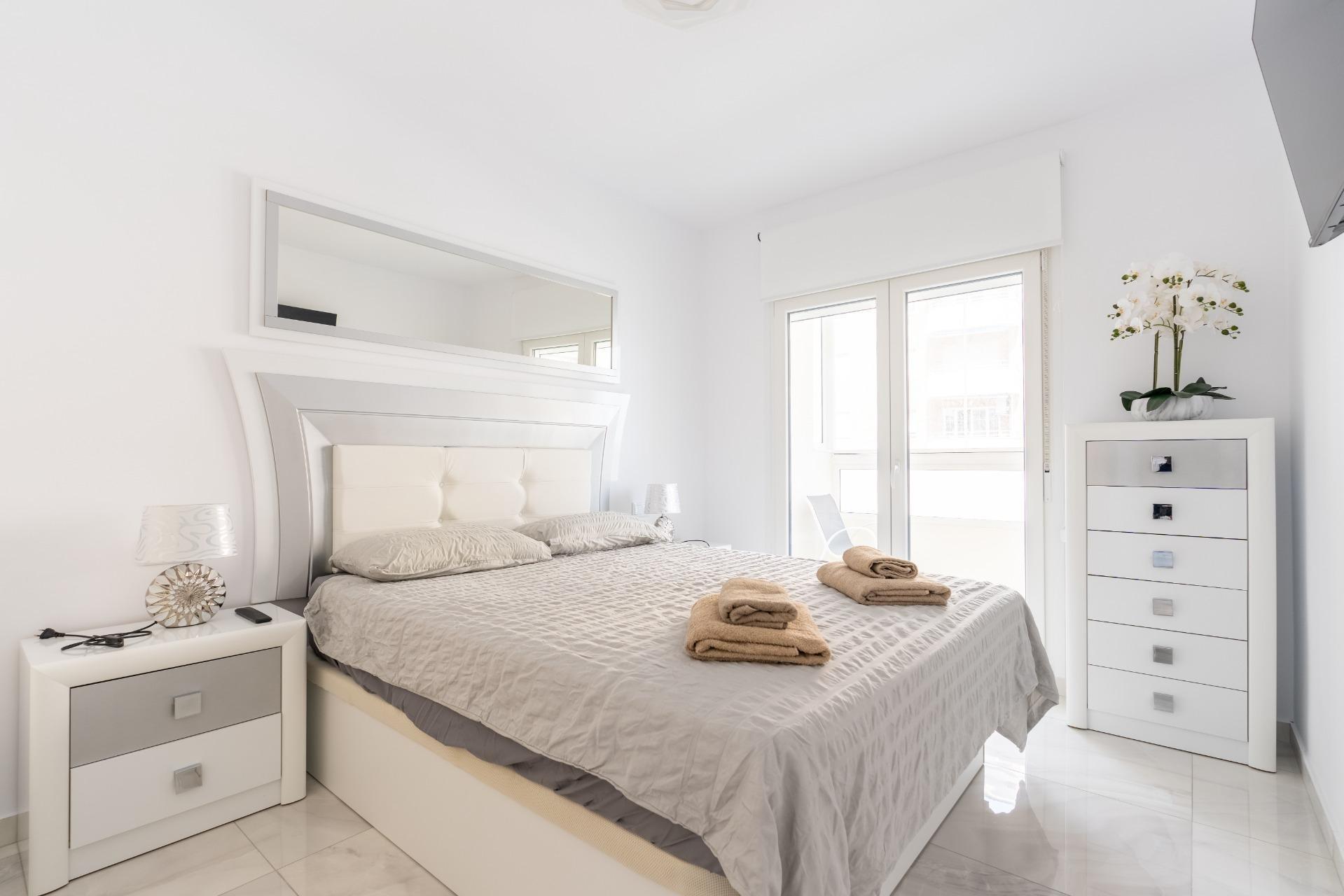 For sale - 4 Bedroom 3 Bathroom Town House in Torrevieja - Punta Prima  - Alicante