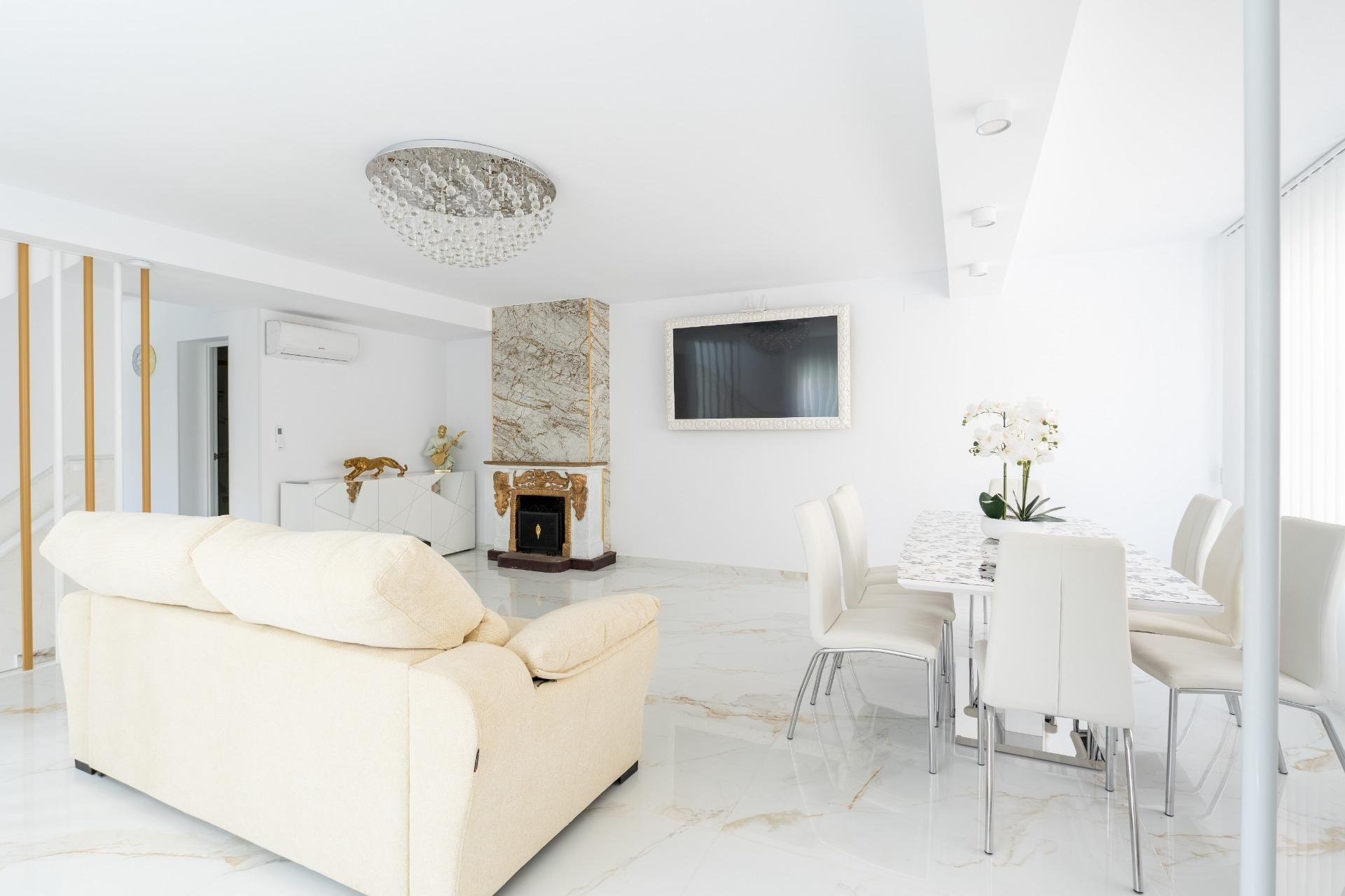 For sale - 4 Bedroom 3 Bathroom Town House in Torrevieja - Punta Prima  - Alicante