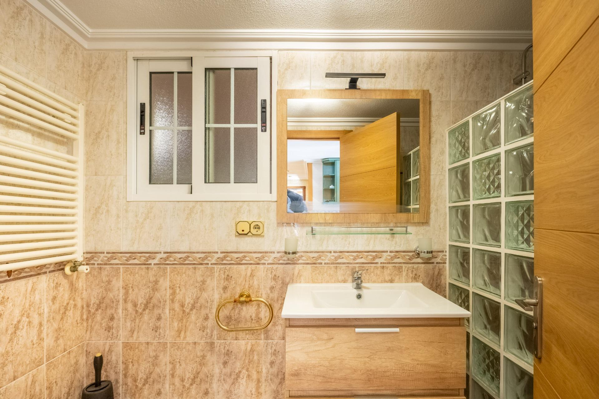 For sale - 6 Bedroom 3 Bathroom Villa in Torrevieja - El Chaparral  - Alicante