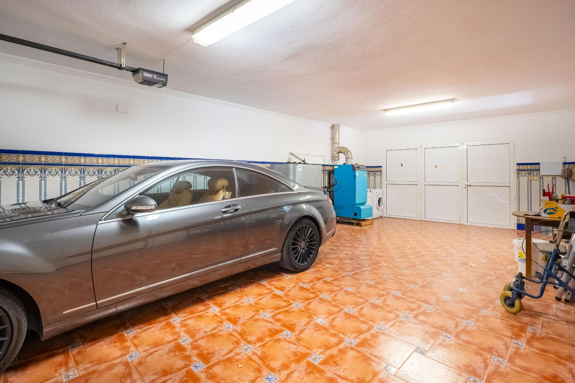 For sale - 6 Bedroom 3 Bathroom Villa in Torrevieja - El Chaparral  - Alicante