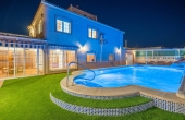 27-36-459-11-927/77251, 6 Bedroom 3 Bathroom Villa in Torrevieja