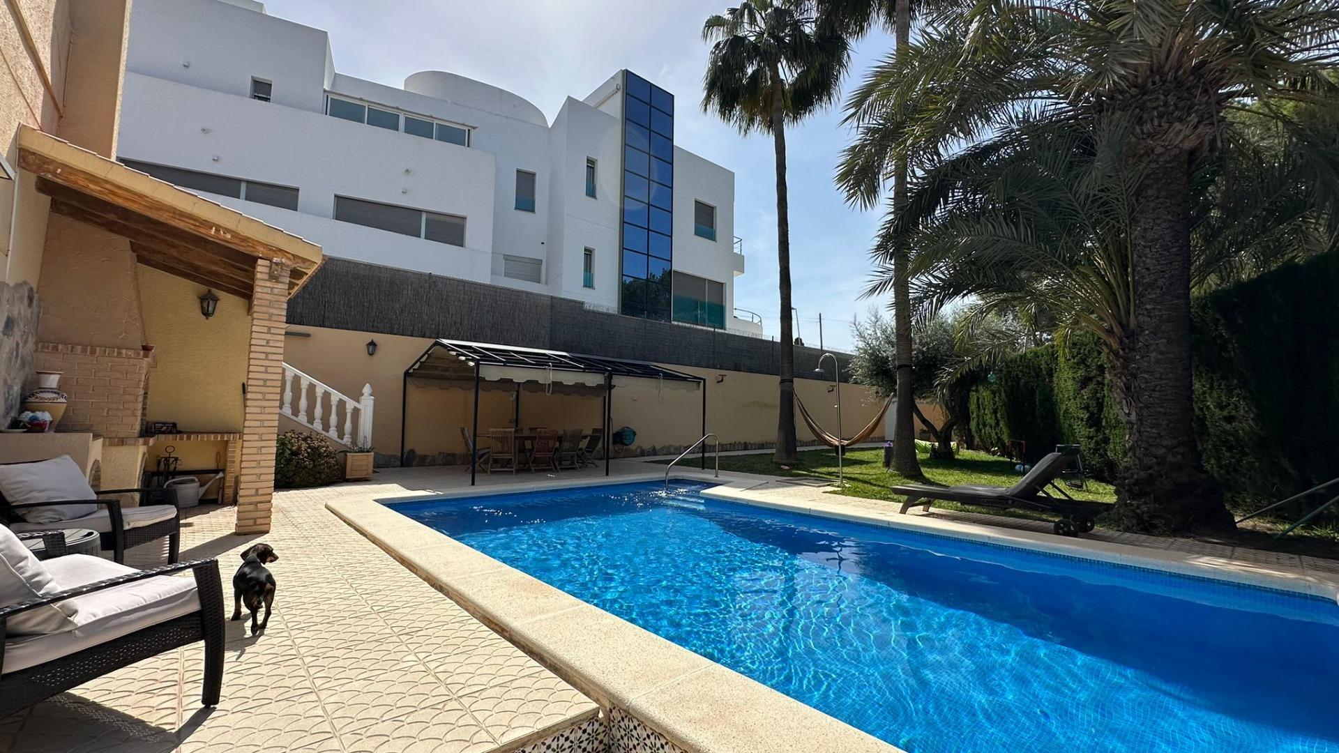 For sale - 4 Bedroom 2 Bathroom Villa in Torrevieja - Los Balcones - Los Altos Del Edén  - Alicante