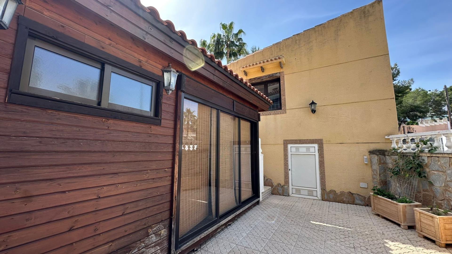 For sale - 4 Bedroom 2 Bathroom Villa in Torrevieja - Los Balcones - Los Altos Del Edén  - Alicante