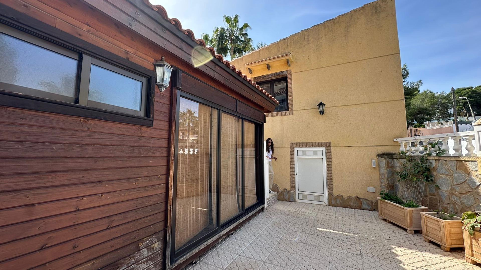 For sale - 4 Bedroom 2 Bathroom Villa in Torrevieja - Los Balcones - Los Altos Del Edén  - Alicante