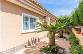 27-37-459-11-927/77256, 3 Bedroom 2 Bathroom Villa in Torrevieja