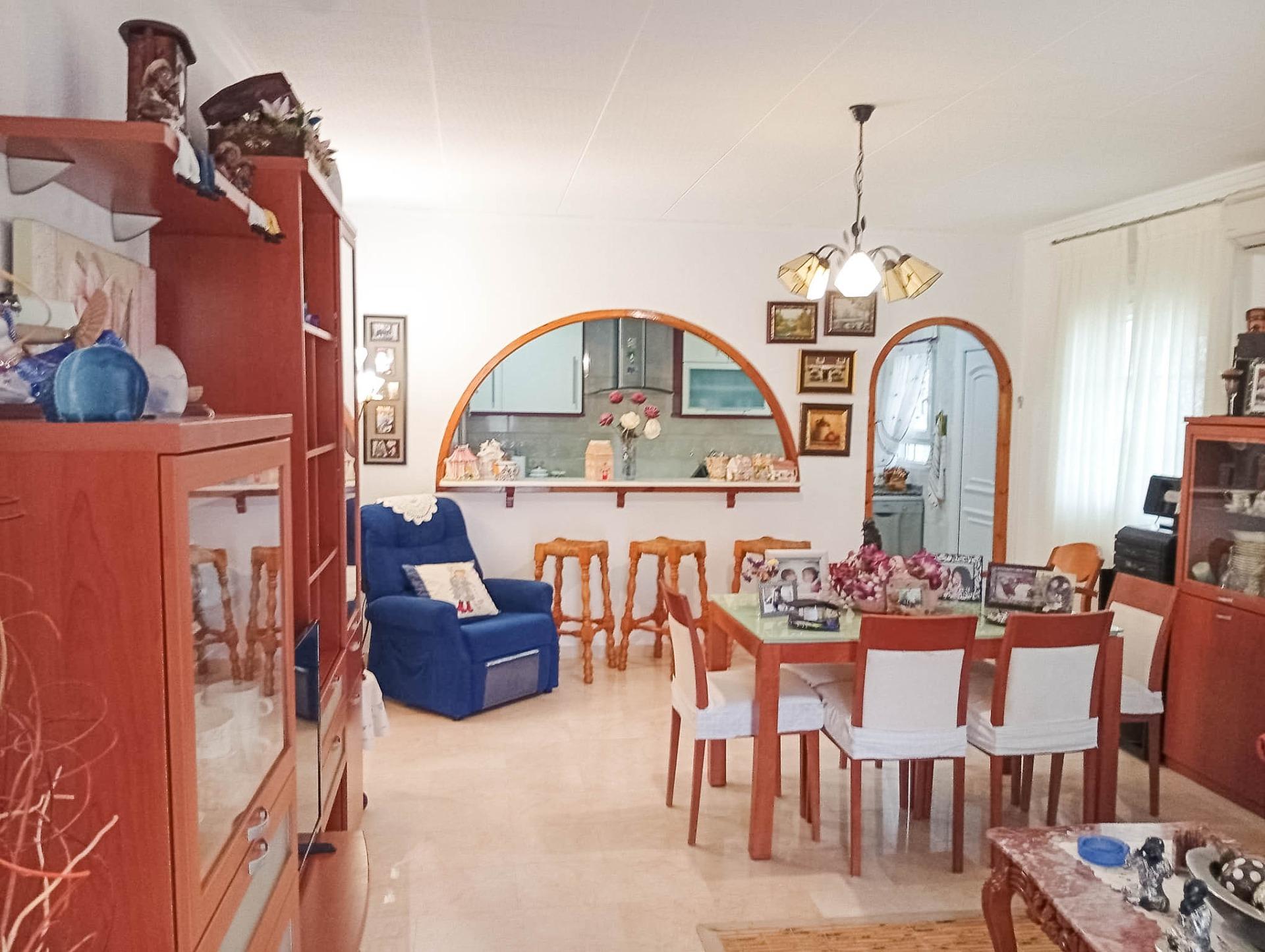 For sale - 4 Bedroom 2 Bathroom Villa in Torrevieja - La Siesta  - Alicante