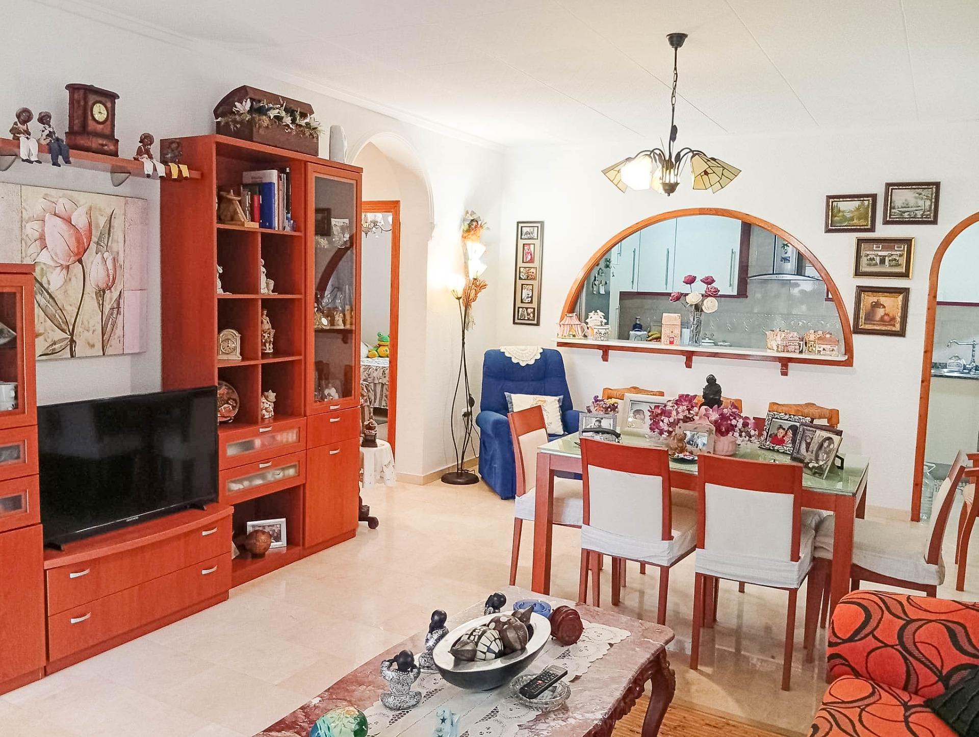 For sale - 4 Bedroom 2 Bathroom Villa in Torrevieja - La Siesta  - Alicante