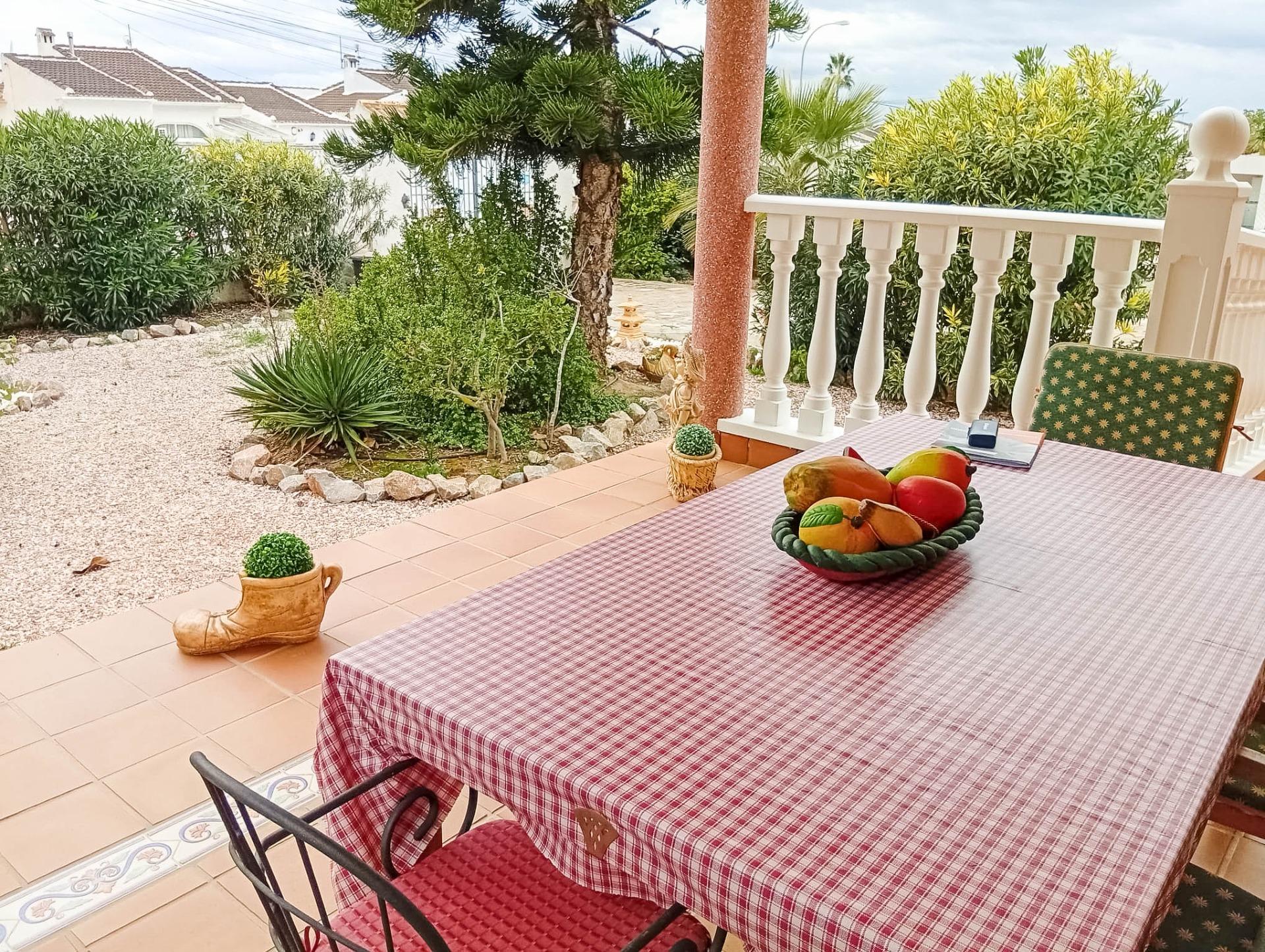 For sale - 4 Bedroom 2 Bathroom Villa in Torrevieja - La Siesta  - Alicante