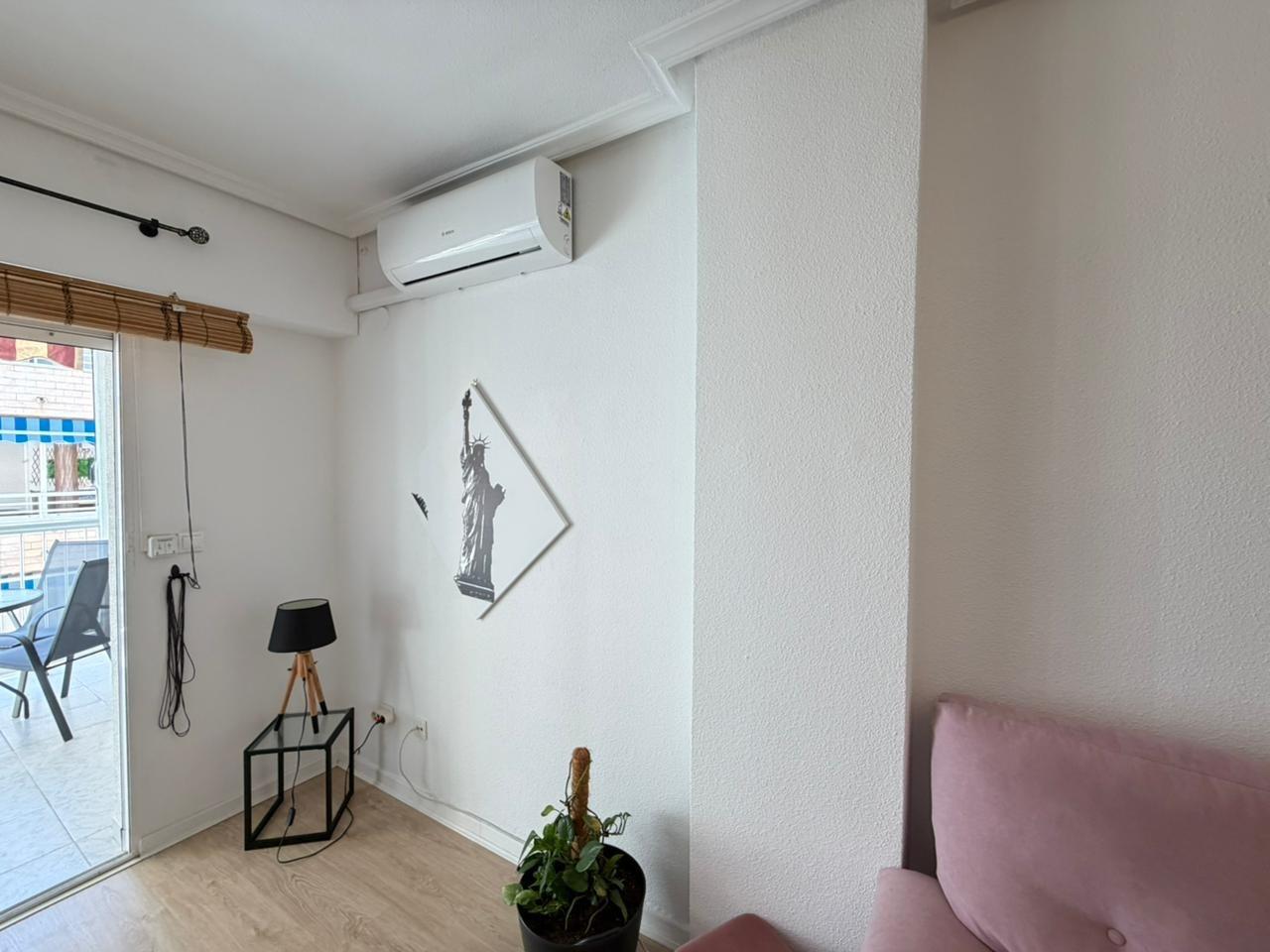 For sale - 2 Bedroom 1 Bathroom Apartment in Torrevieja - Playa Del Cura  - Alicante