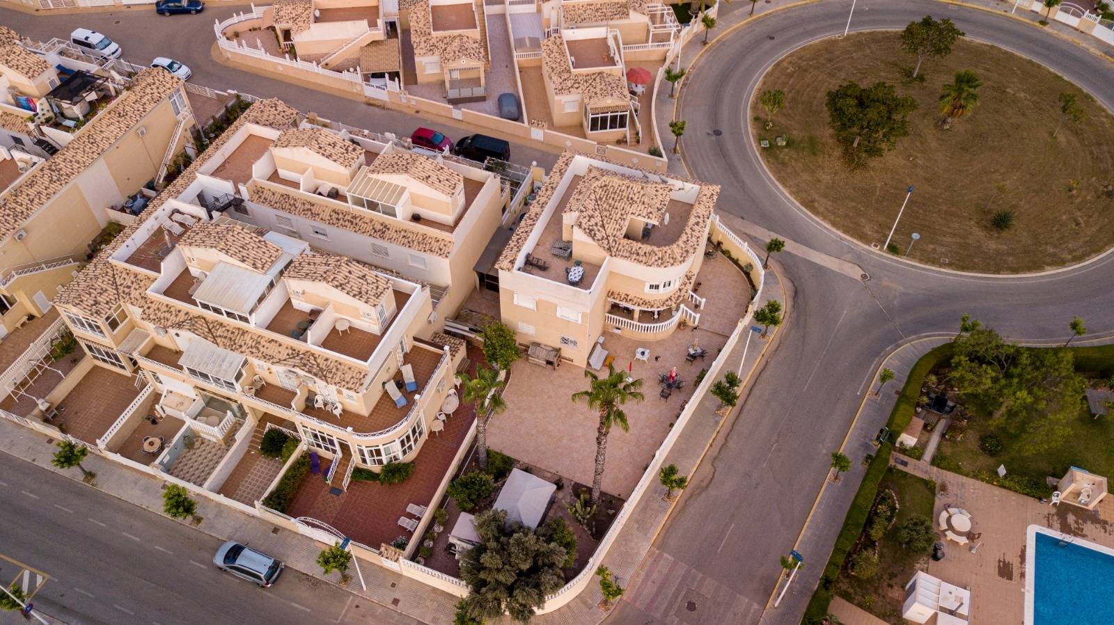 For sale - 6 Bedroom 5 Bathroom Villa in Torrevieja - La Siesta - El Salado - Torreta  - Alicante