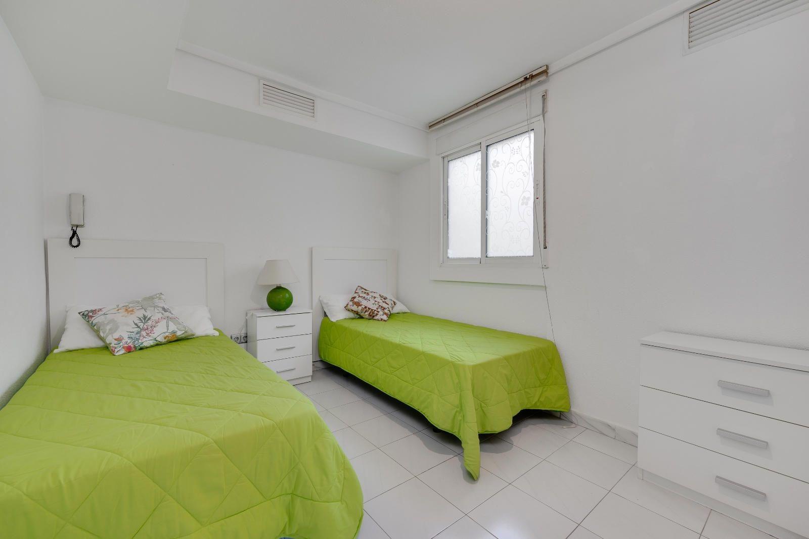 For sale - 2 Bedroom 2 Bathroom Apartment in Torrevieja - Centro  - Alicante
