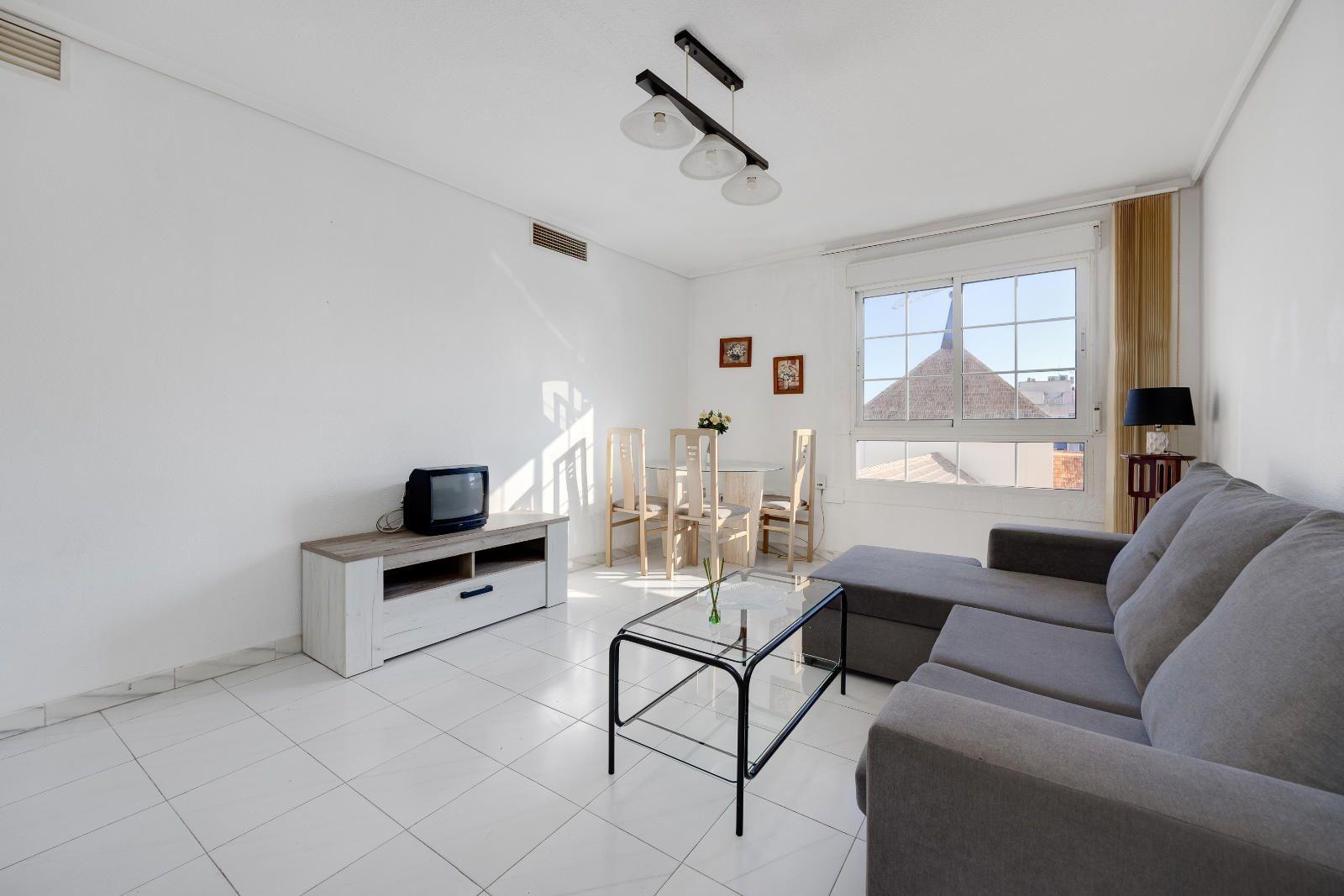 For sale - 2 Bedroom 2 Bathroom Apartment in Torrevieja - Centro  - Alicante