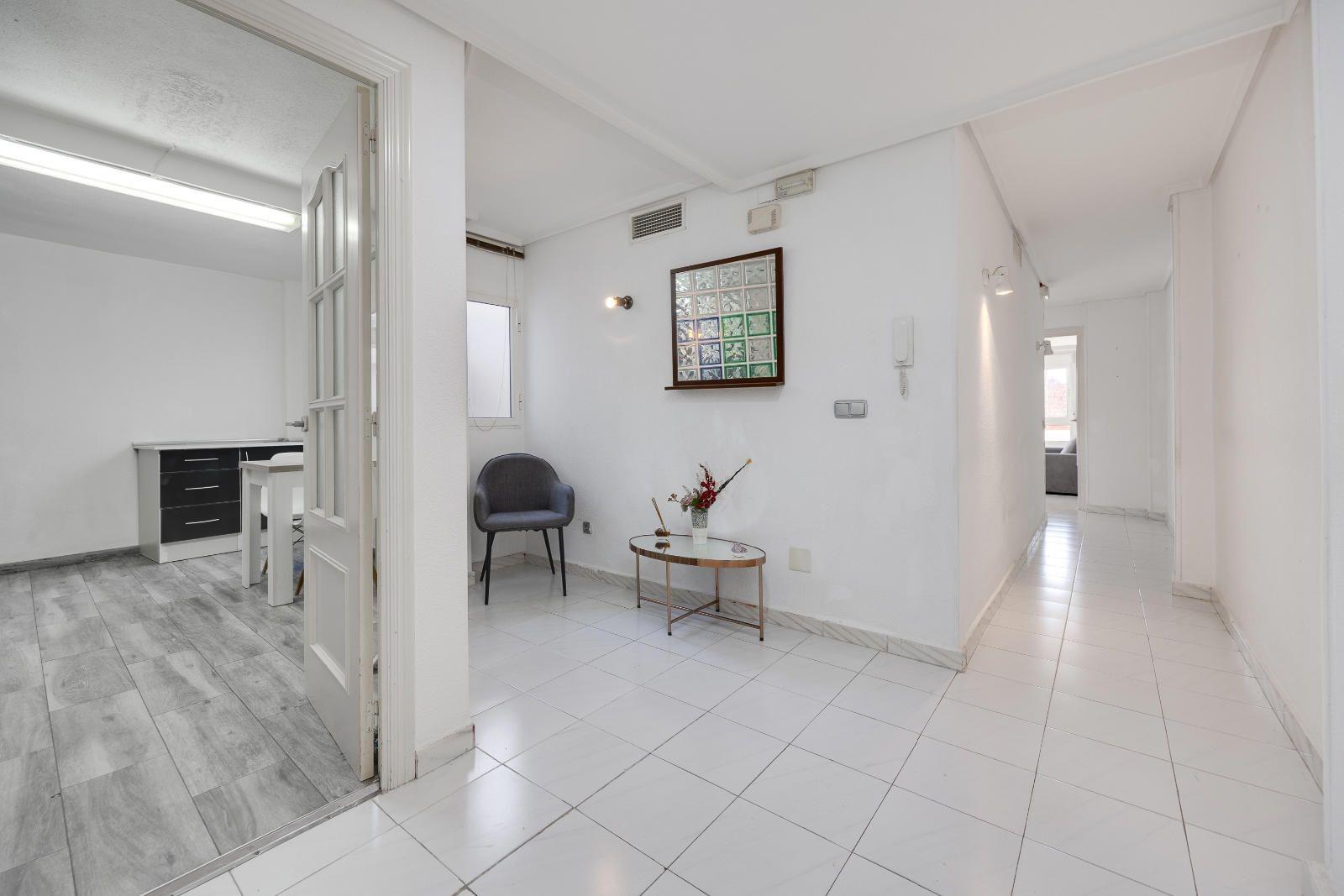 For sale - 2 Bedroom 2 Bathroom Apartment in Torrevieja - Centro  - Alicante