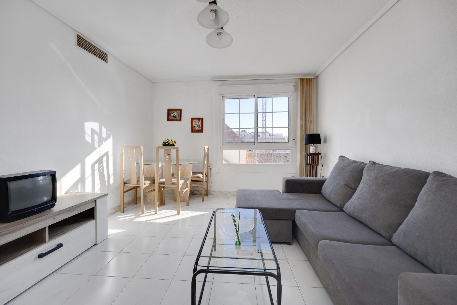 For sale - 2 Bedroom 2 Bathroom Apartment in Torrevieja - Centro  - Alicante
