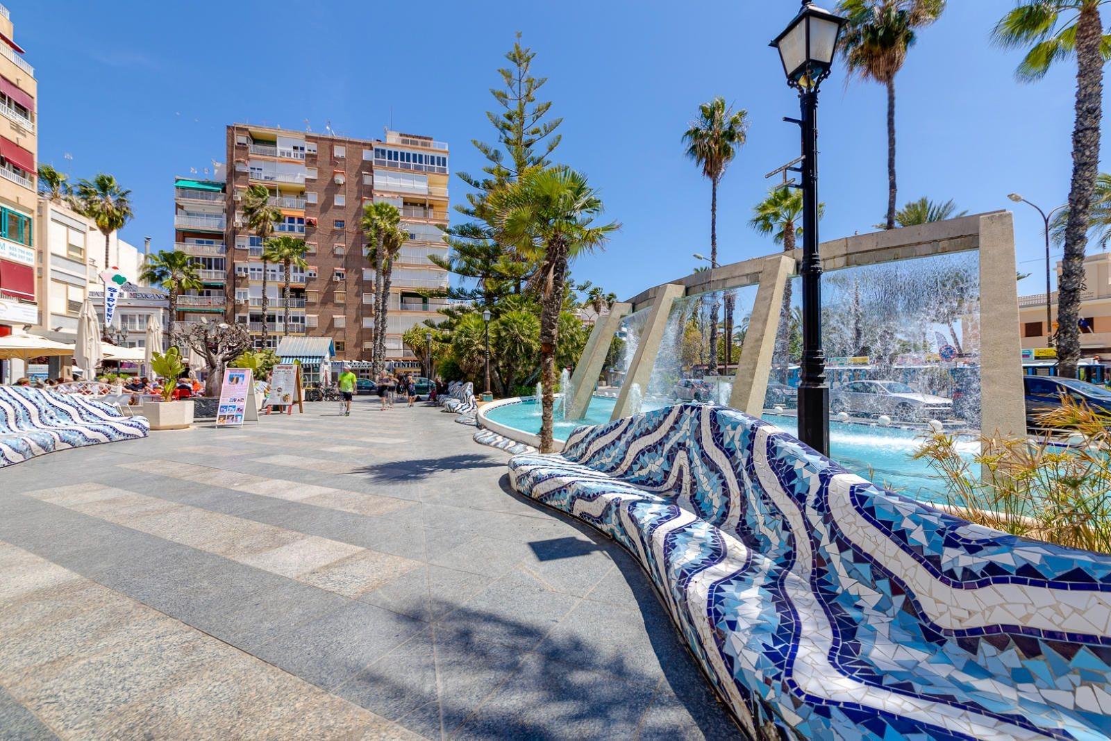 For sale - 2 Bedroom 2 Bathroom Apartment in Torrevieja - Centro  - Alicante