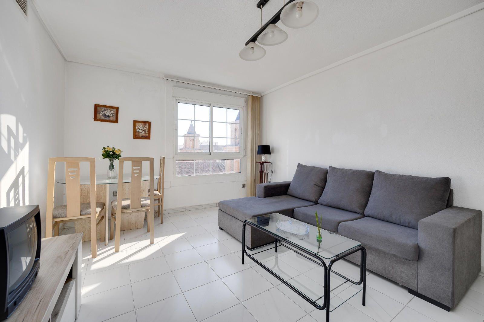 For sale - 2 Bedroom 2 Bathroom Apartment in Torrevieja - Centro  - Alicante