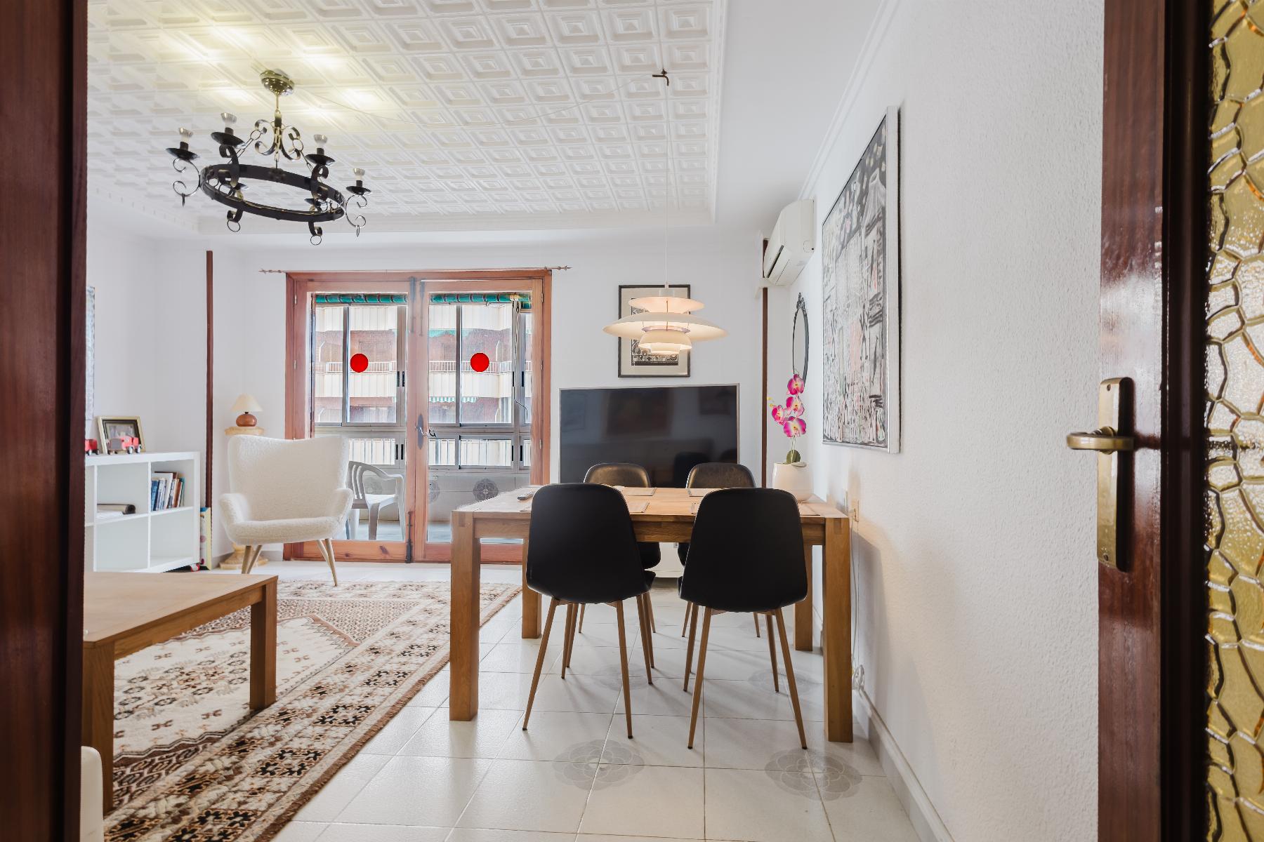 For sale - 3 Bedroom 2 Bathroom Apartment in Torrevieja - Costa Blanca  - Alicante