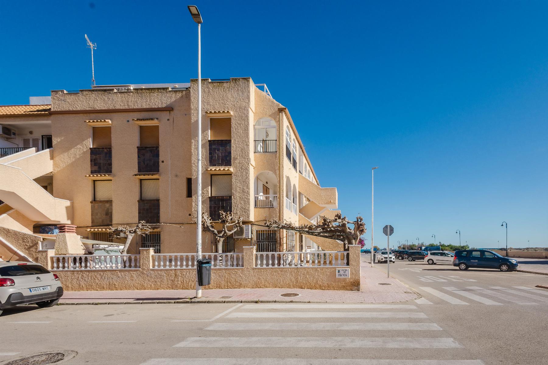 For sale - 3 Bedroom 1 Bathroom Bungalow in Torrevieja - Costa Blanca  - Alicante