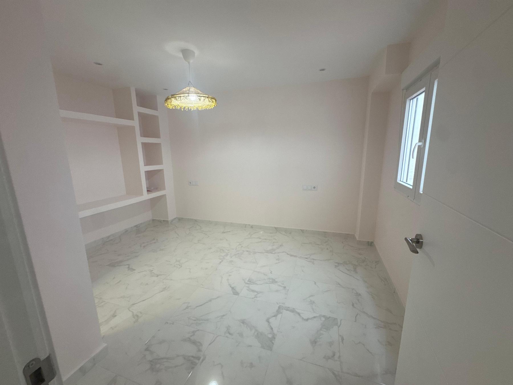 For sale - 3 Bedroom 3 Bathroom Apartment in Torrevieja - Costa Blanca  - Alicante