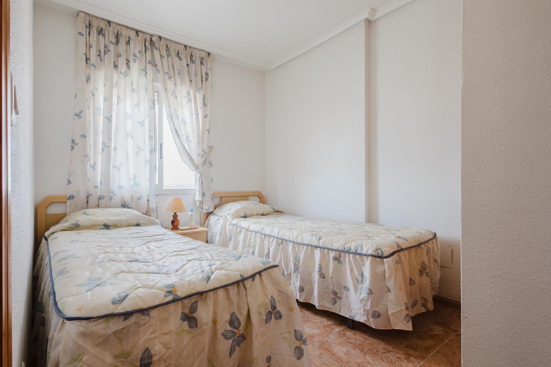 For sale - 3 Bedroom 2 Bathroom Apartment in Torrevieja - Costa Blanca  - Alicante