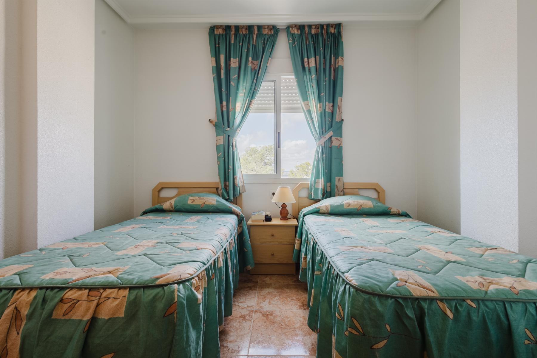 For sale - 3 Bedroom 2 Bathroom Apartment in Torrevieja - Costa Blanca  - Alicante