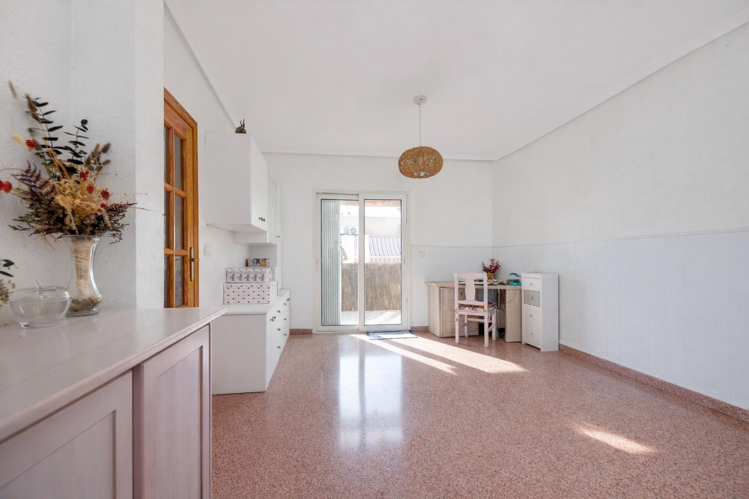 For sale - 2 Bedroom 2 Bathroom Apartment in Torrevieja - Costa Blanca  - Alicante