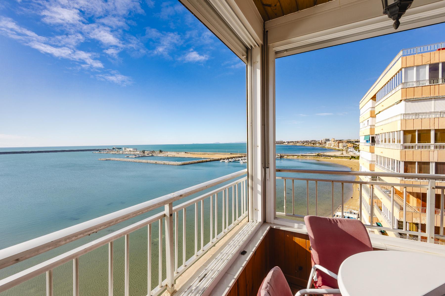 For sale - 3 Bedroom 2 Bathroom Apartment in Torrevieja - Costa Blanca  - Alicante