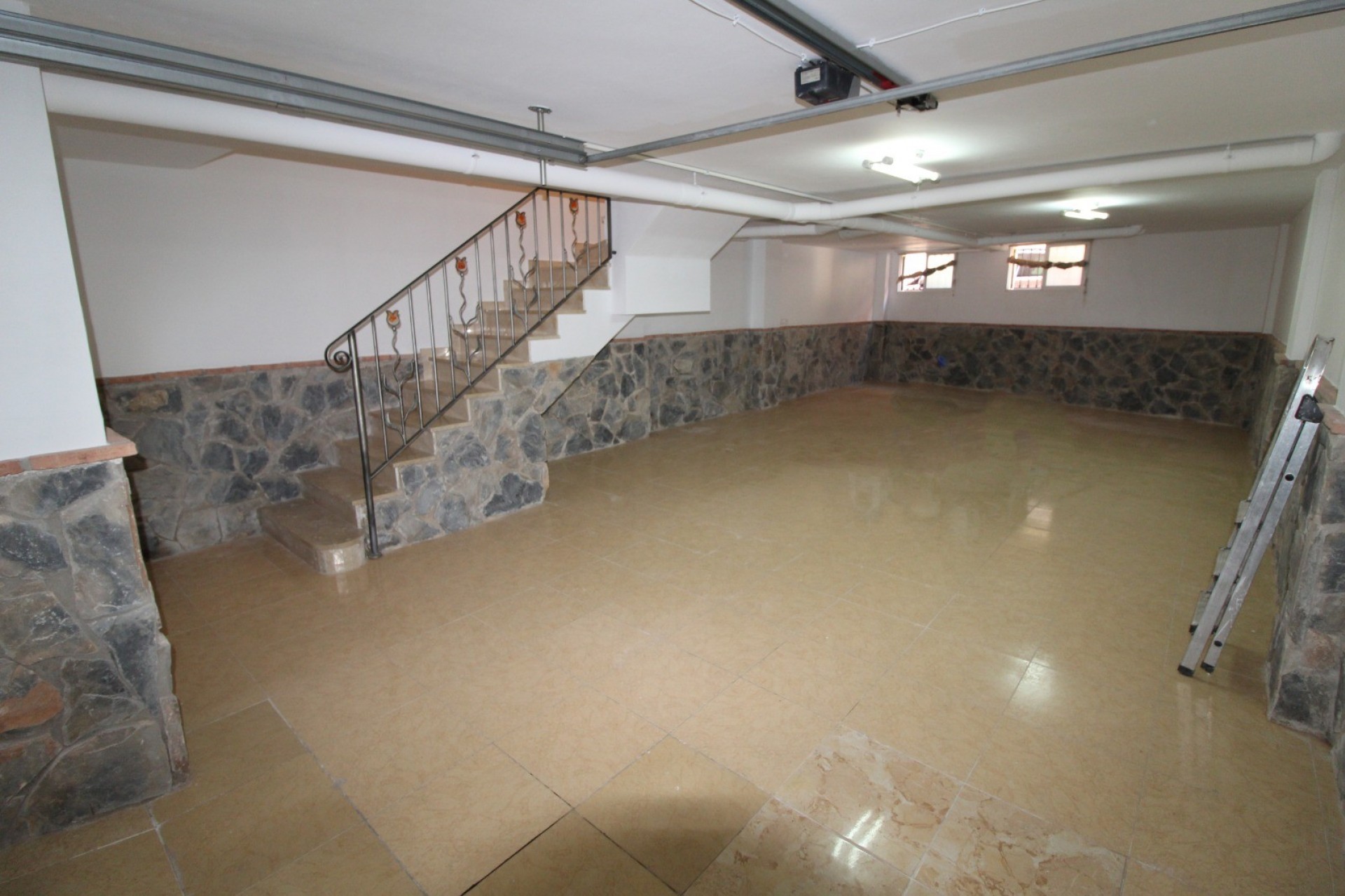 For sale - 3 Bedroom 3 Bathroom Townhouse in Catral - pueblo  - Costa Blanca (Alicante)