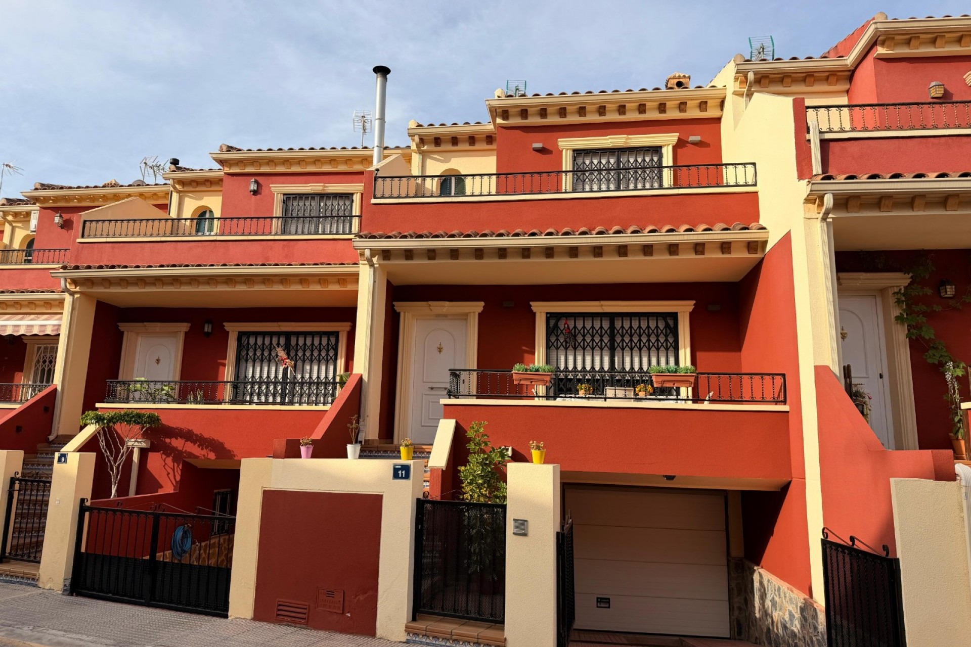 For sale - 3 Bedroom 3 Bathroom Townhouse in Catral - pueblo  - Costa Blanca (Alicante)