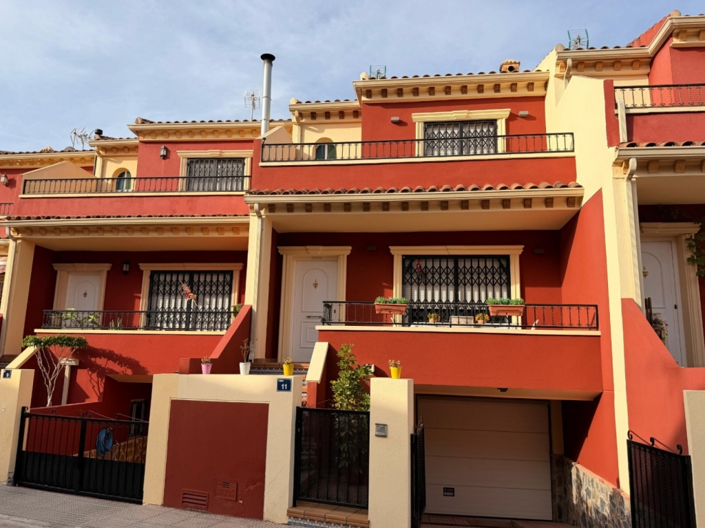 3 Bedroom 3 Bathroom Townhouse in Catral