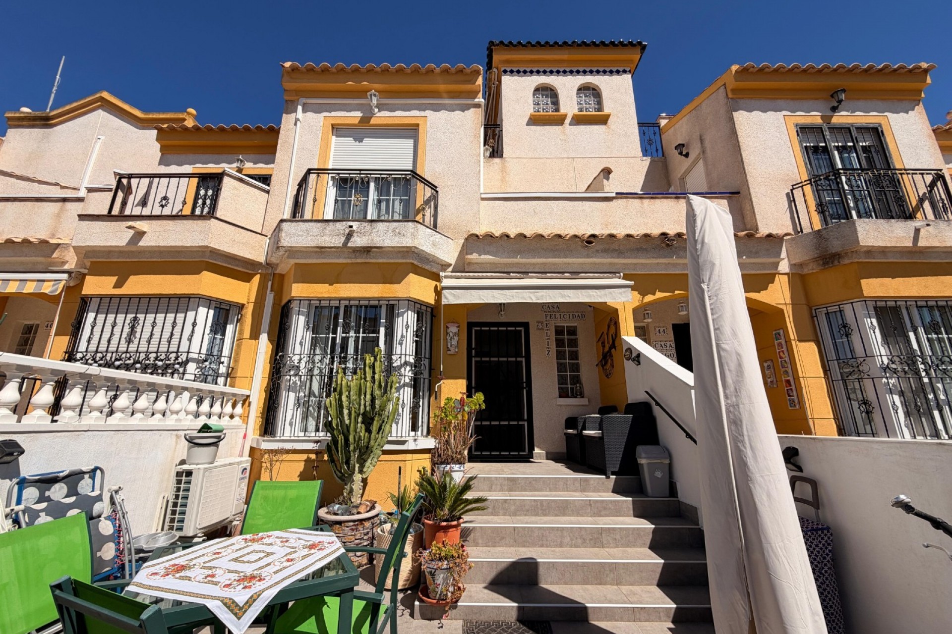 For sale - 3 Bedroom 2 Bathroom Townhouse in El Raso - El Raso  - Alicante