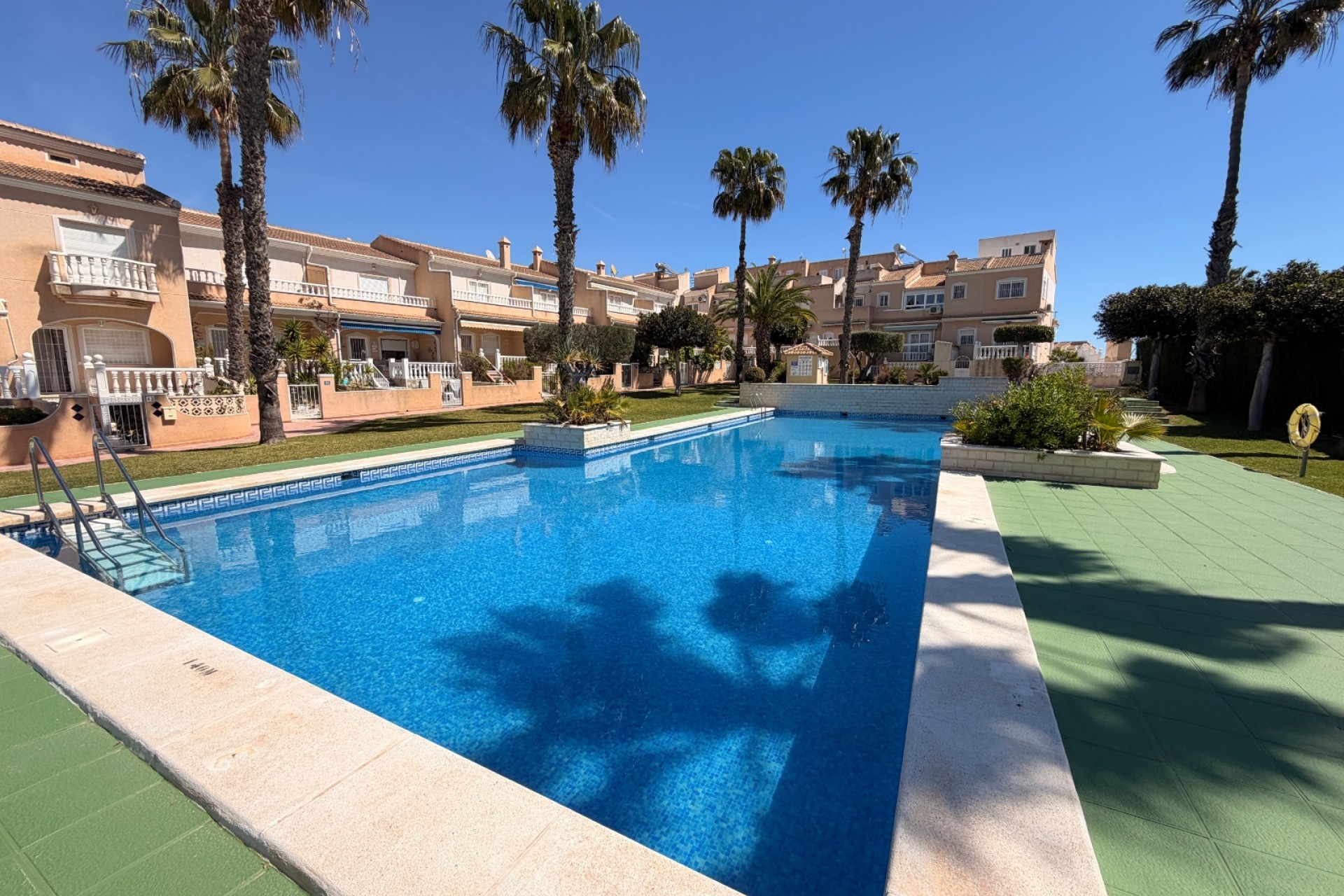 For sale - 2 Bedroom 2 Bathroom Townhouse in Dona Pepa Quesada - Dona Pepa  - Alicante