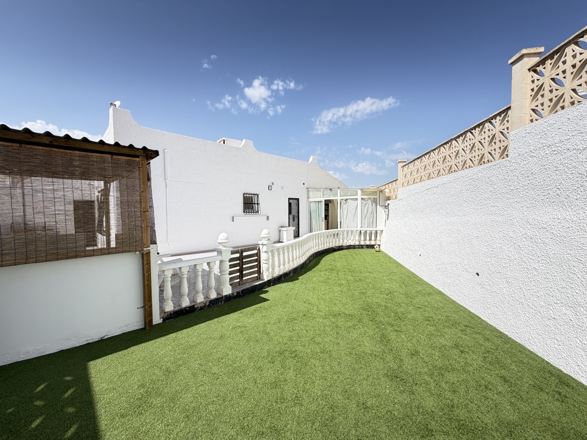 For sale - 2 Bedroom 1 Bathroom Bungalow in Villamartin - , Villamartin, Alicante, Spain - Alicante