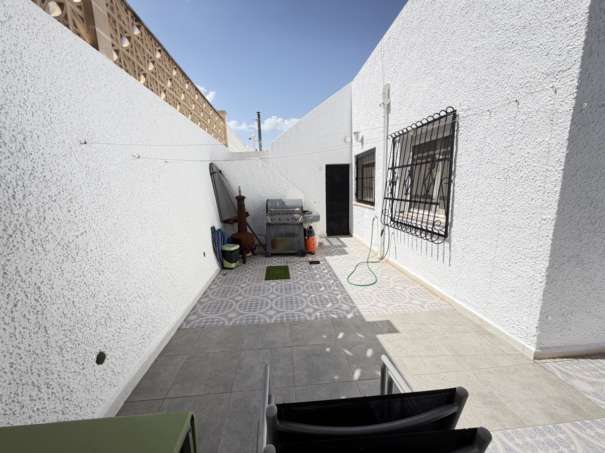 For sale - 2 Bedroom 1 Bathroom Bungalow in Villamartin - , Villamartin, Alicante, Spain - Alicante