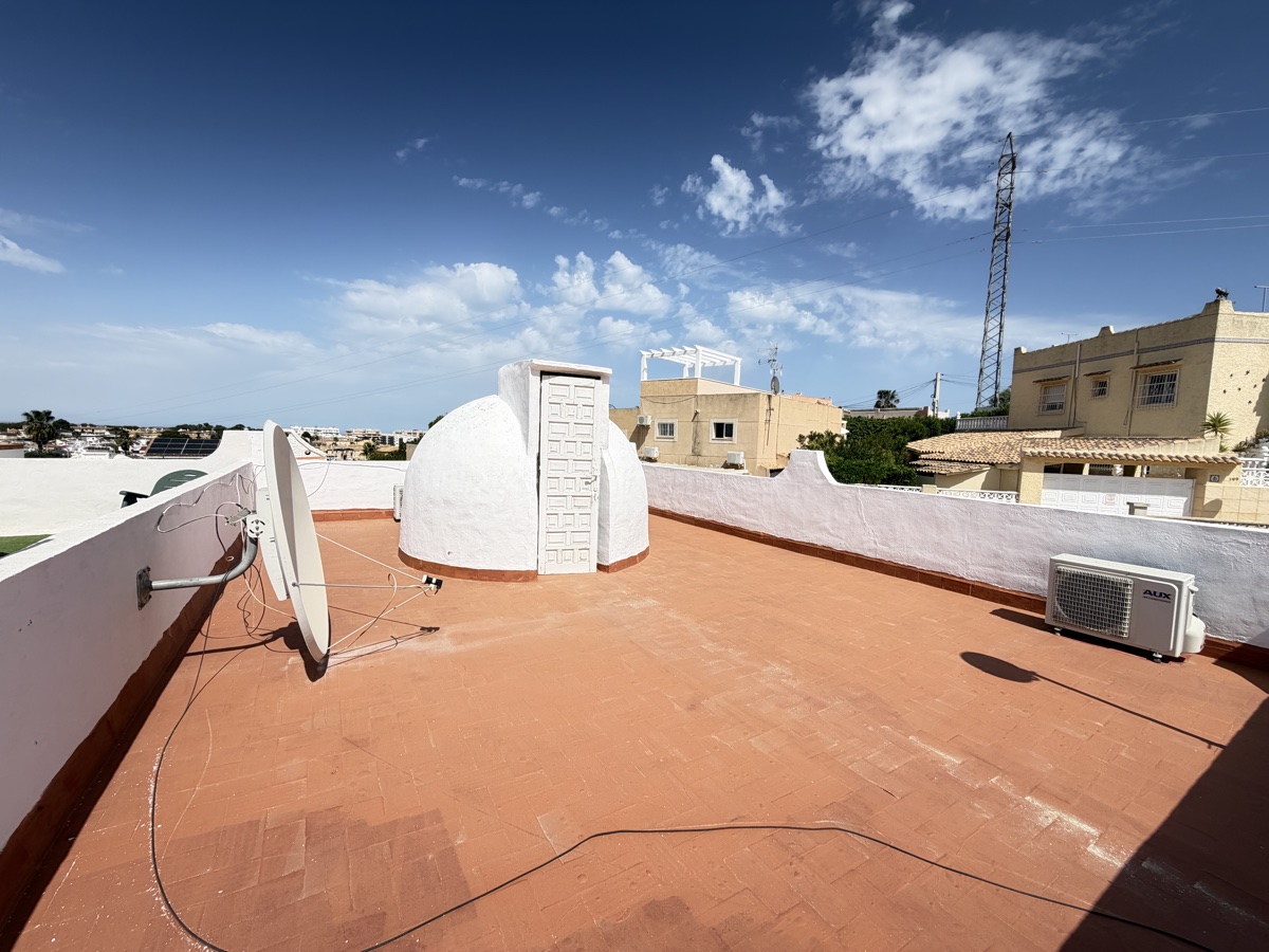 For sale - 2 Bedroom 1 Bathroom Bungalow in Villamartin - , Villamartin, Alicante, Spain - Alicante