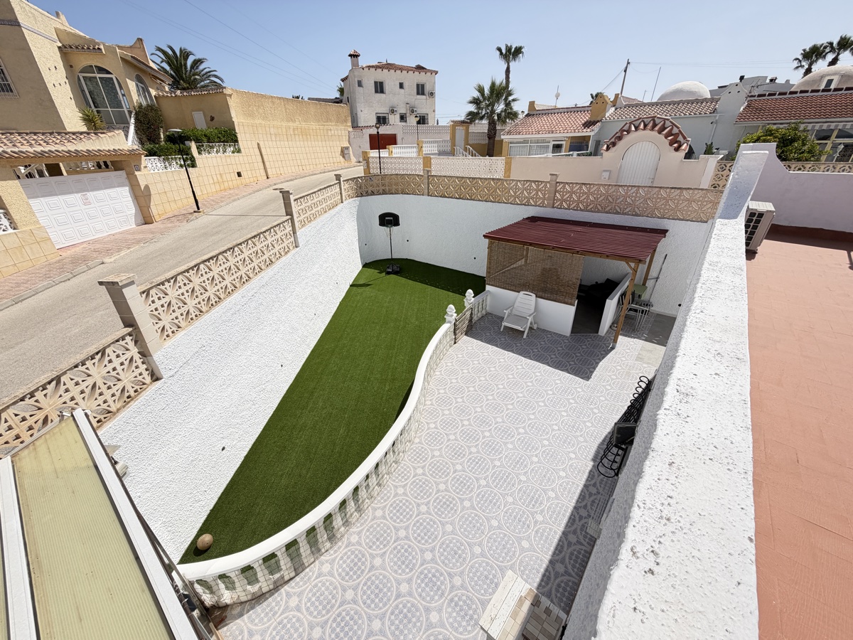 For sale - 2 Bedroom 1 Bathroom Bungalow in Villamartin - , Villamartin, Alicante, Spain - Alicante