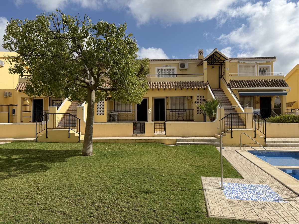 For sale - 2 Bedroom 1 Bathroom Apartment in Villamartin - , Villamartin, Alicante, Spain - Alicante