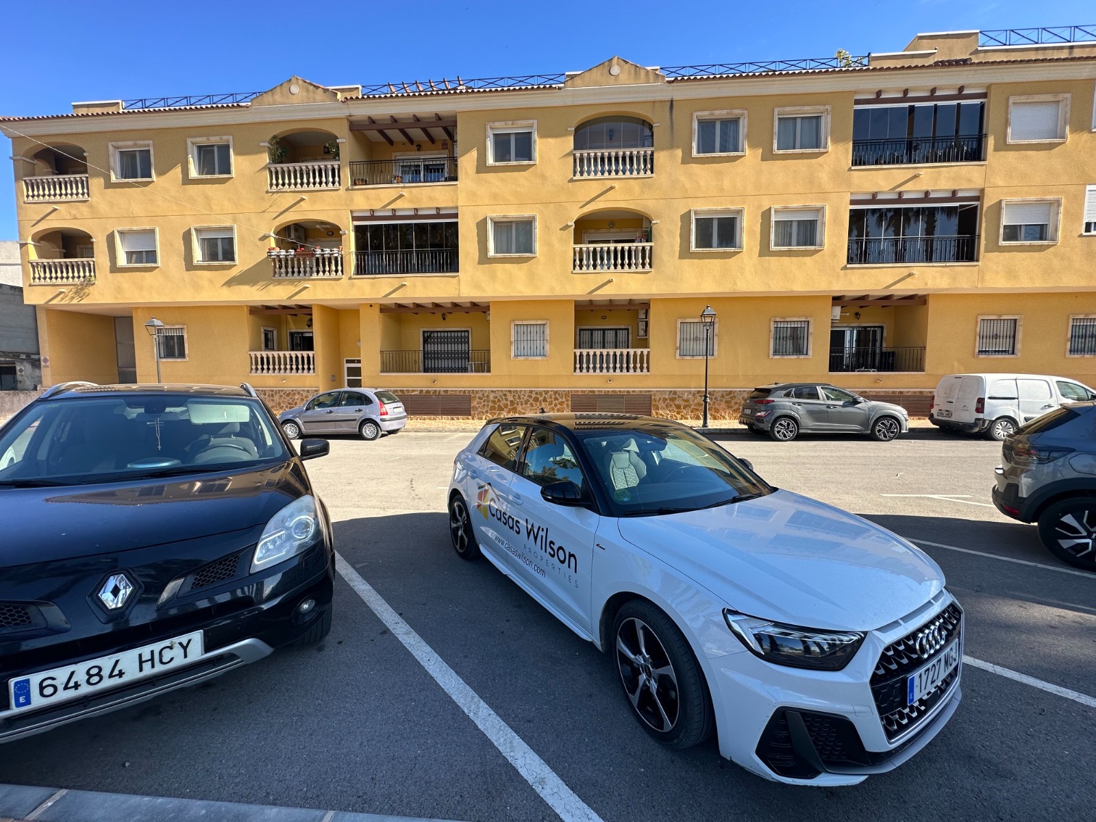 For sale - 4 Bedroom 3 Bathroom Apartment in Jacarilla - Jacarilla  - Alicante