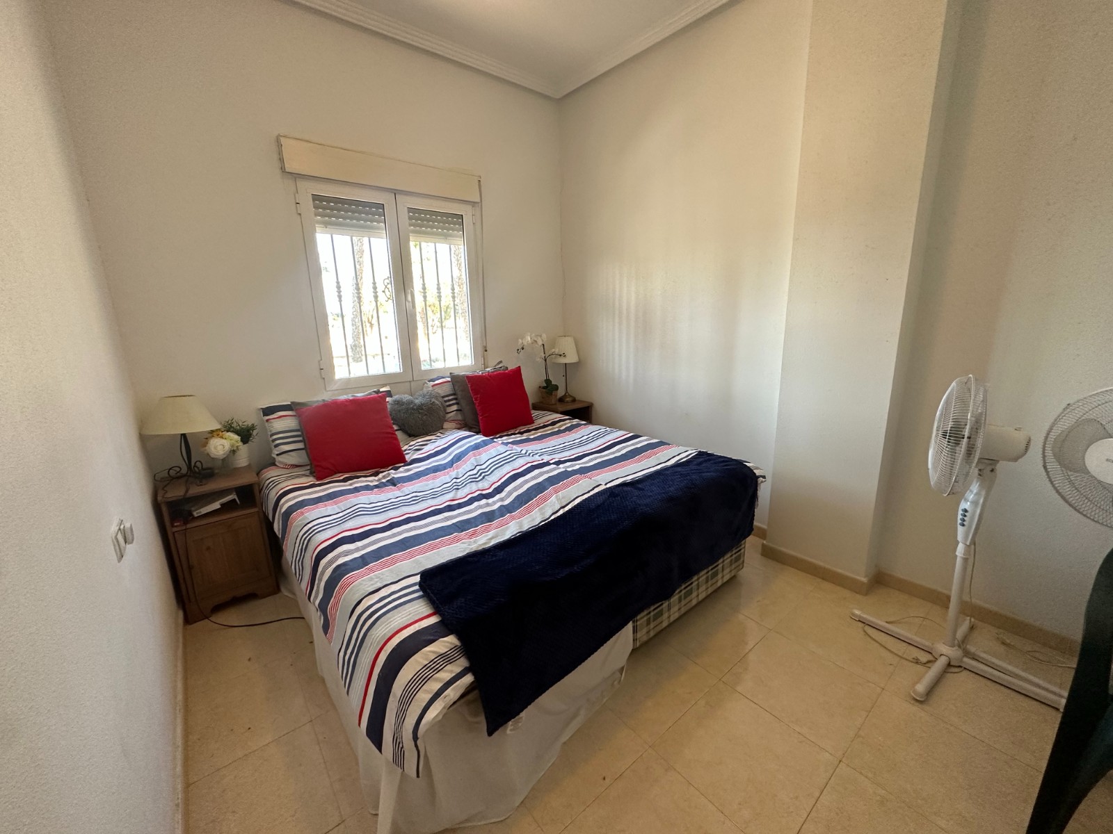 For sale - 4 Bedroom 3 Bathroom Apartment in Jacarilla - Jacarilla  - Alicante