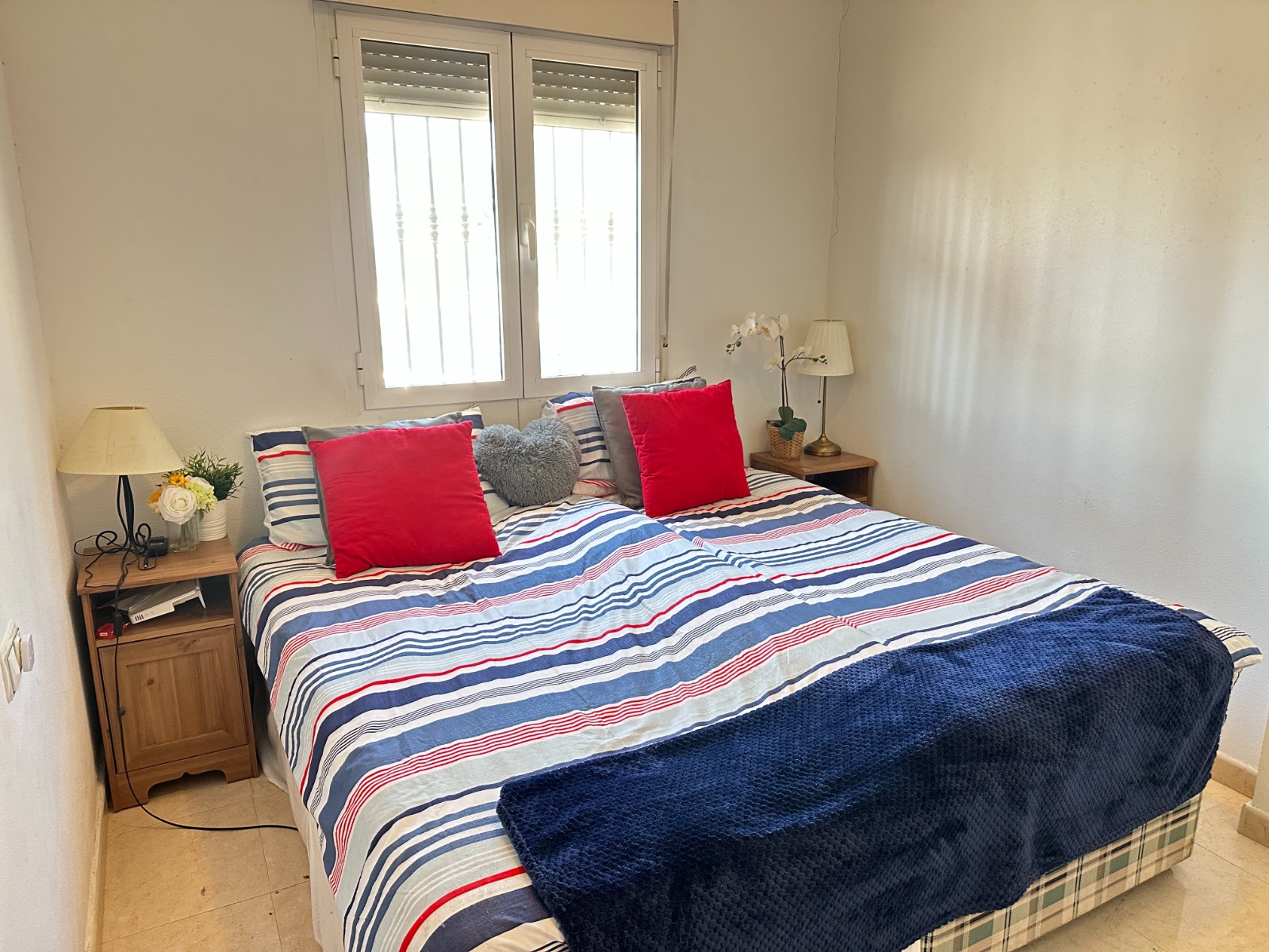 For sale - 4 Bedroom 3 Bathroom Apartment in Jacarilla - Jacarilla  - Alicante