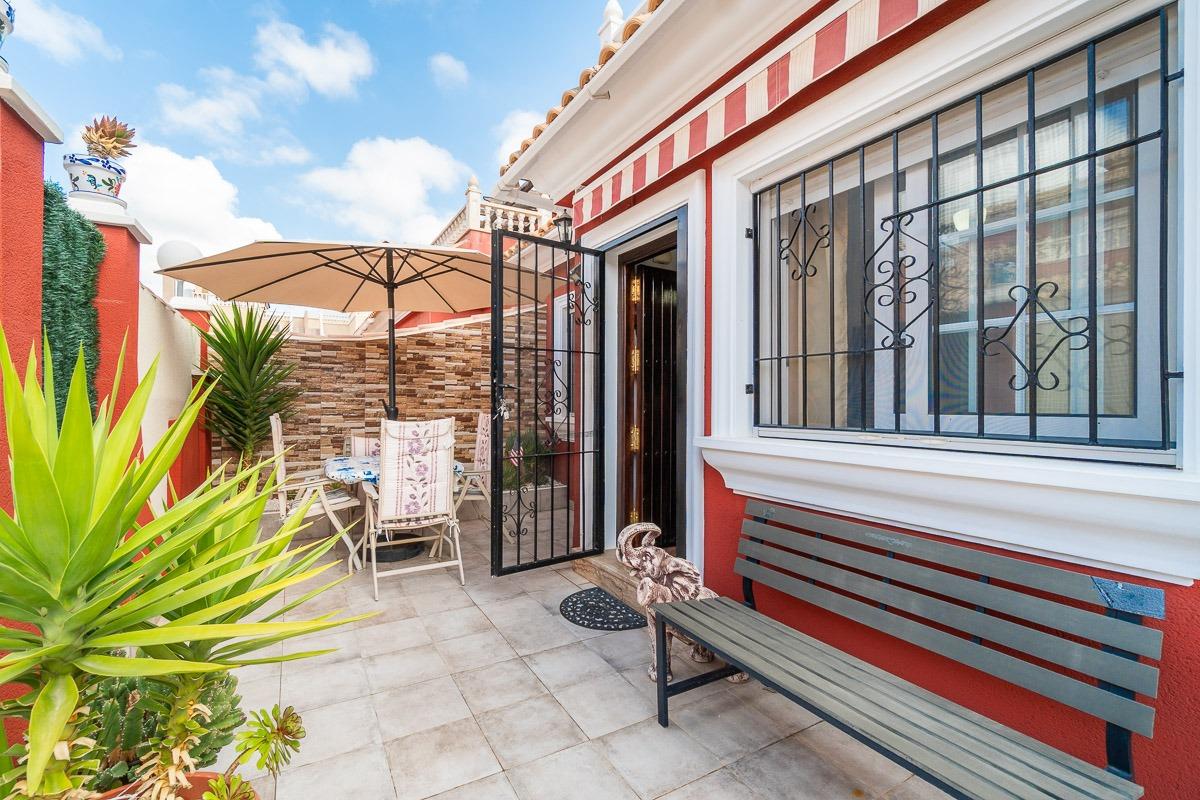 For sale - 3 Bedroom 2 Bathroom Terraced house in Villamartin - PAU26  - Alicante
