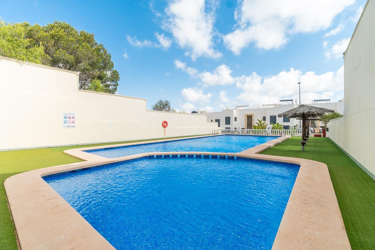 For sale - 3 Bedroom 2 Bathroom Terraced house in Villamartin - PAU26  - Alicante