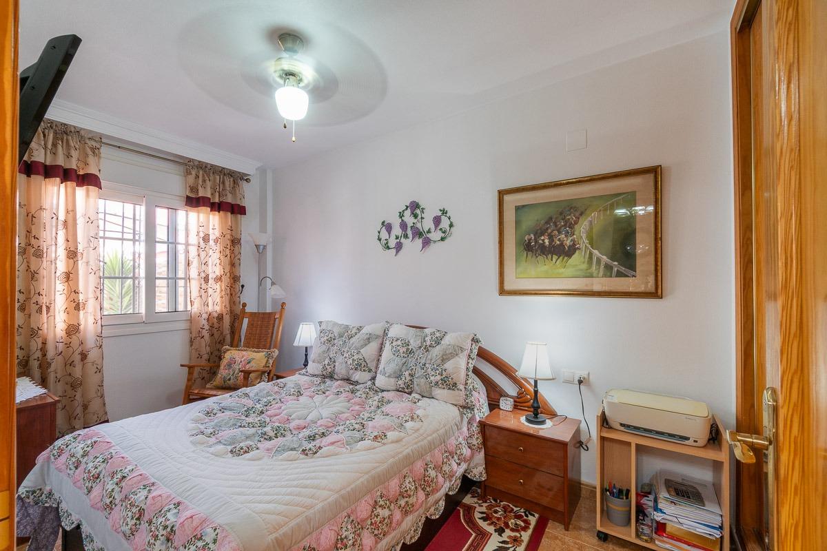 For sale - 3 Bedroom 2 Bathroom Terraced house in Villamartin - PAU26  - Alicante